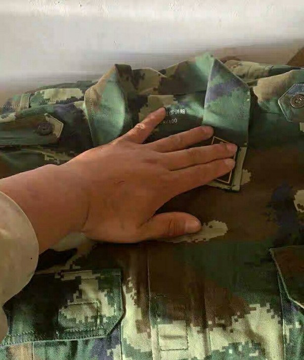 只卖正品,夏季薄款迷彩服,结实耐磨,适合干...