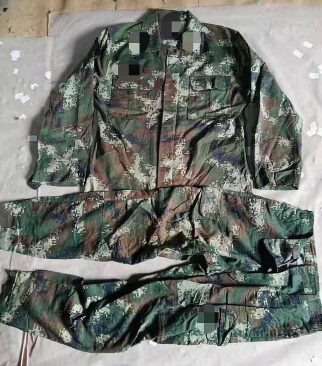二手夏款迷彩服。结实耐磨！