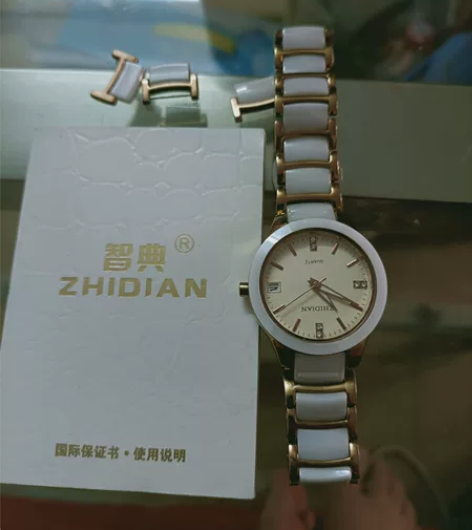 智典石英手表 可以去淘宝了解详情,电池刚换...