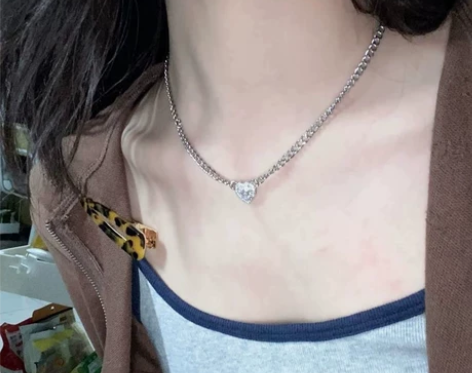BM爱心项链女同款银色夏精致轻奢小众甜辣妹...