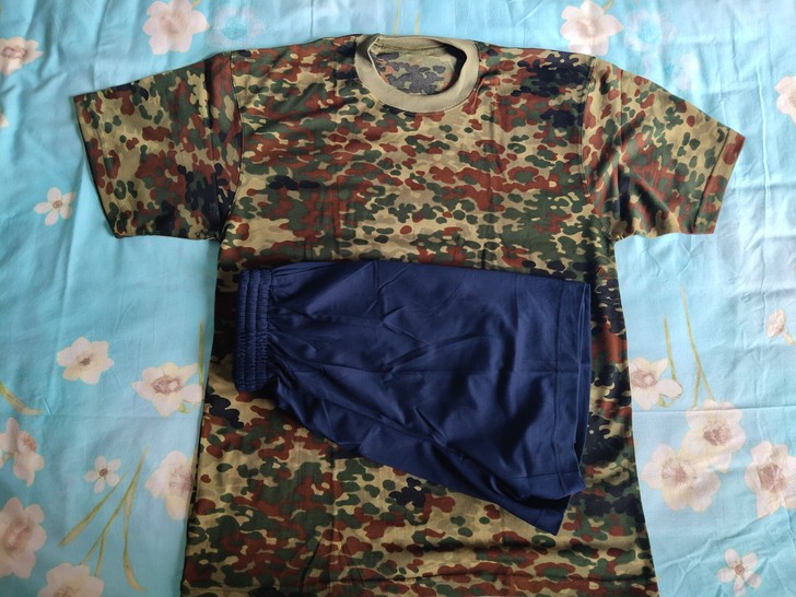 出一套全新01短袖体能服套装涤盖丙珠地针织...