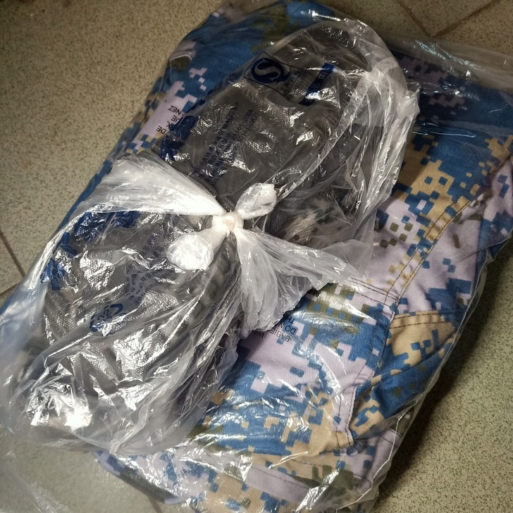 军训服，245码的鞋，就是39号，衣服17...