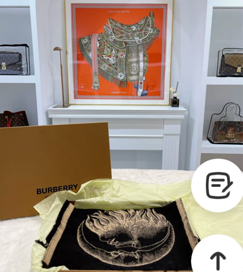 全新Burberry围巾,带盒全套,送人自...