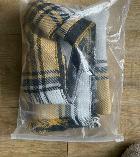 围巾,47brand买帽子送的,全新未用。...