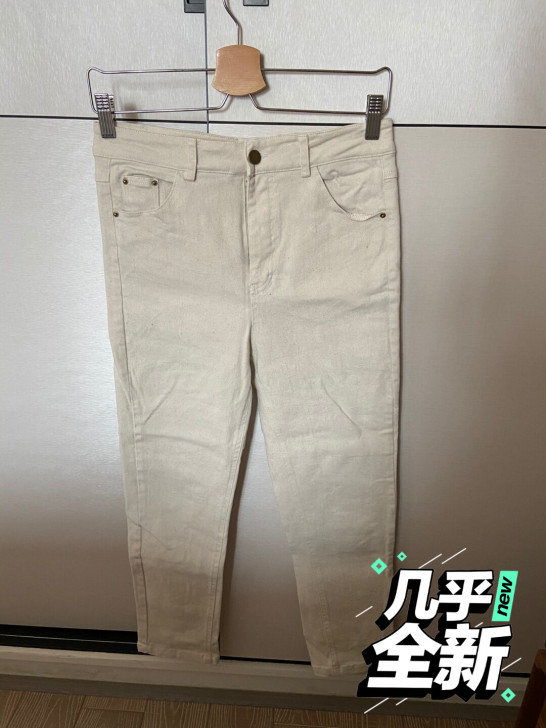 米白色牛仔裤m号，本人孕前167，110合...