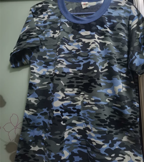 全新迷彩服全套，赠送帽子白手套 可以军训，...