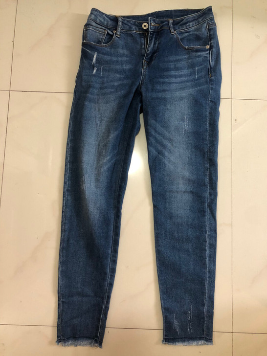 中腰牛仔裤,版型很棒,98新,26码
