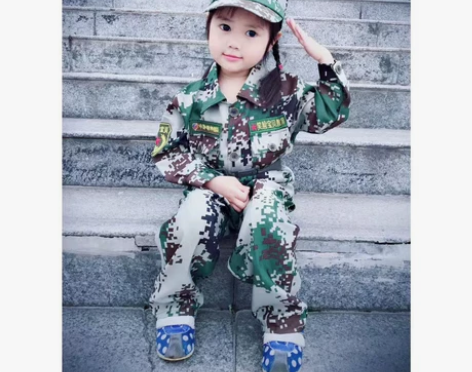 儿童迷彩服套装只穿过一次 感兴趣的话点“我...