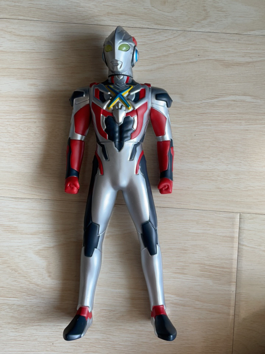 奥特曼玩具，几乎全新。原价200多，包装盒...