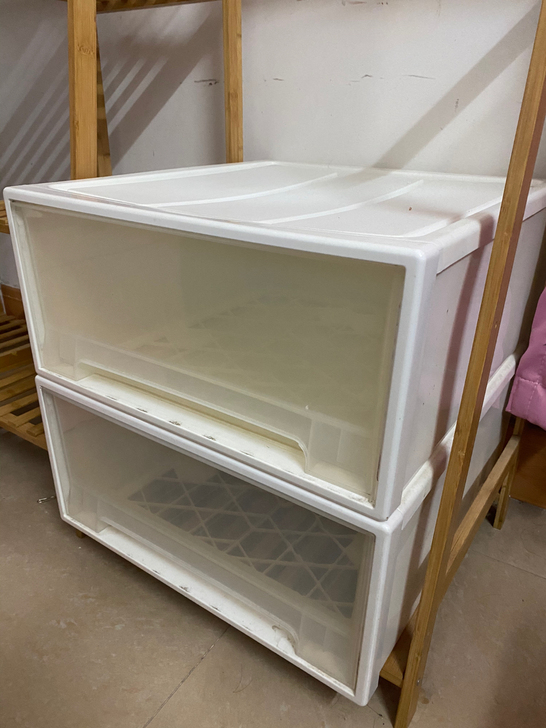 双层收纳箱，可放衣服被子，白色，因搬家无法...