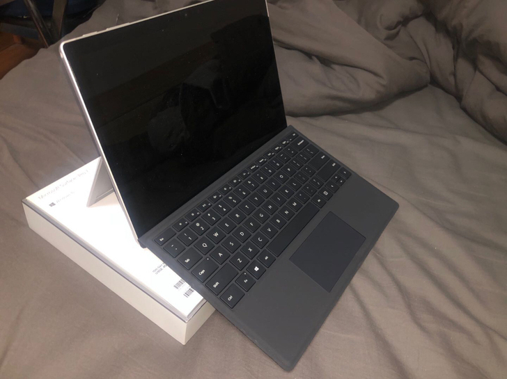 Surface pro7出售,拆包装用过一...