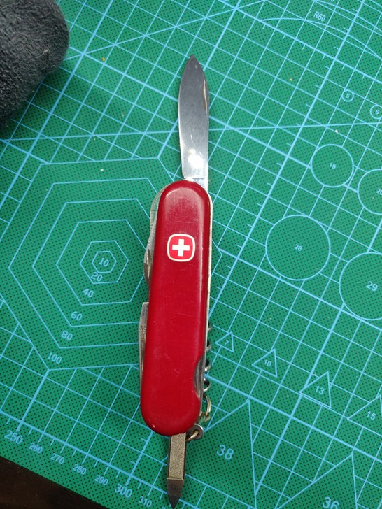 品牌威戈，停产S54型号，关联维氏军刀，瑞...