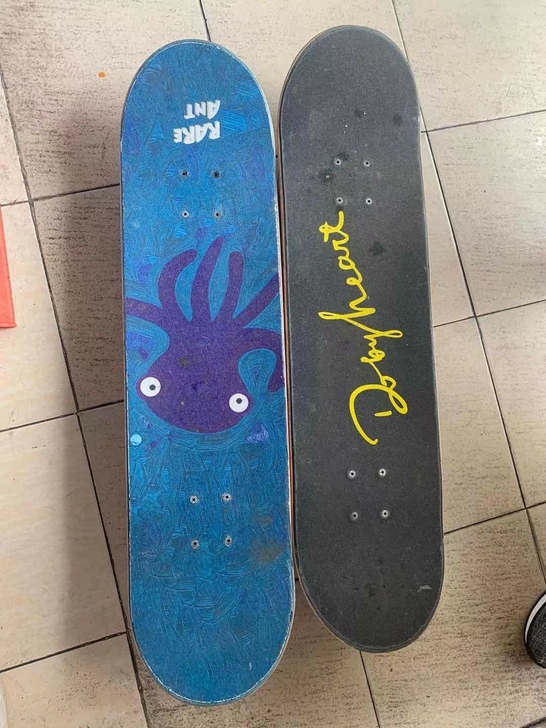 这两块板都是三百多块钱买的  因为快毕业了...