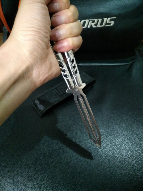 未开刃花式蝴蝶刀 练习工具甩刀  高品质