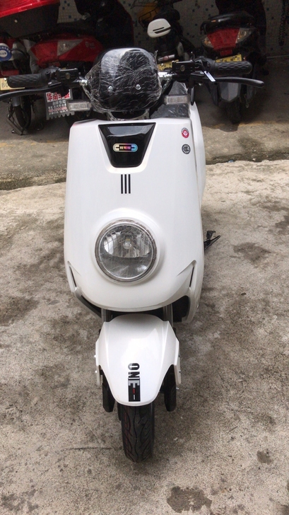 全新电动车