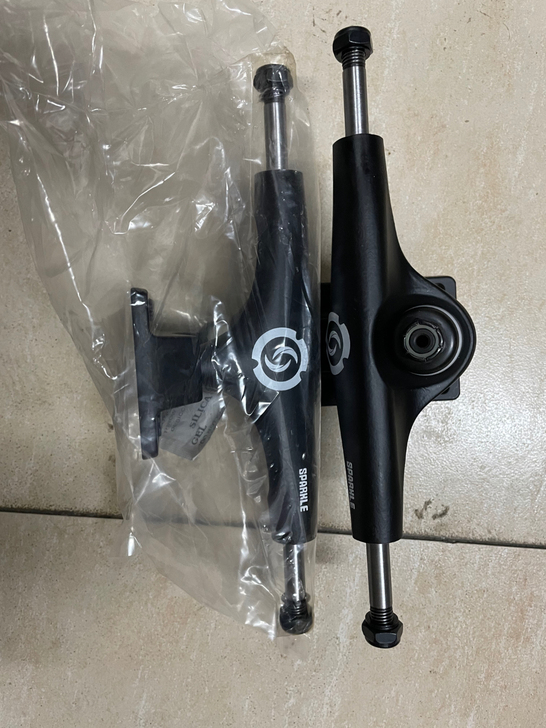 引力单空支架，全新未拆封.118包邮