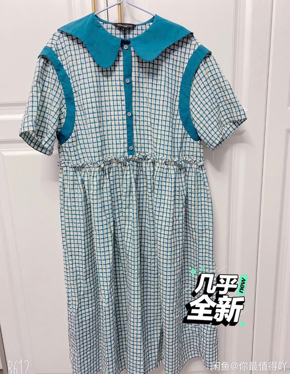 绿色娃娃领连衣裙
