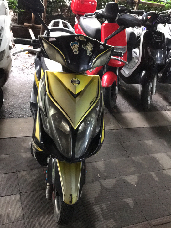 二手爱玛电动车，60V20AH铅酸电池。前...