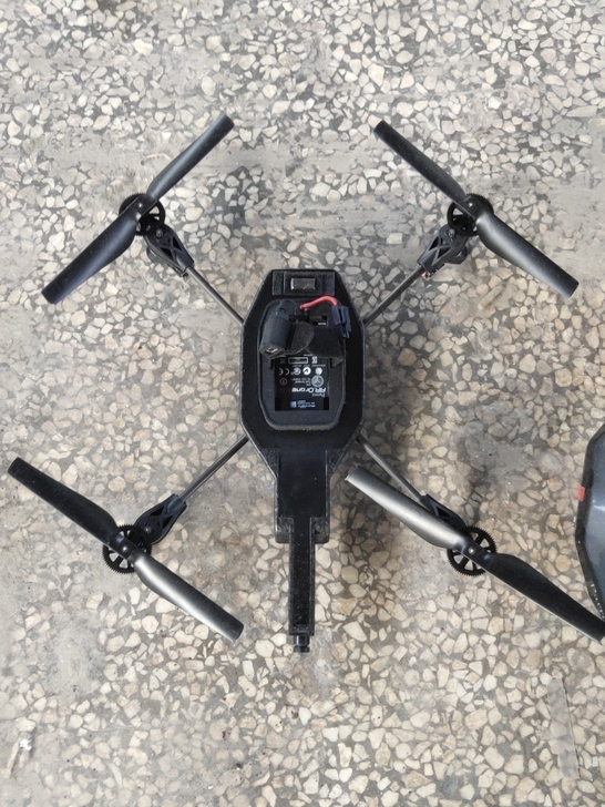 库存parrot无人机ar.drone 2...