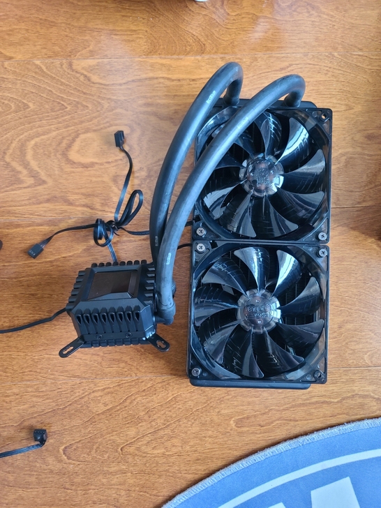 超频3水冷240，数字显示，CPU散热器 ...