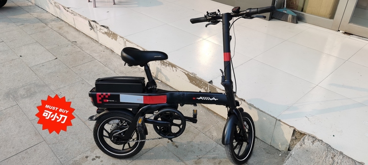 自用爱玛电动车折叠车，锂电车几乎全新。有喜...