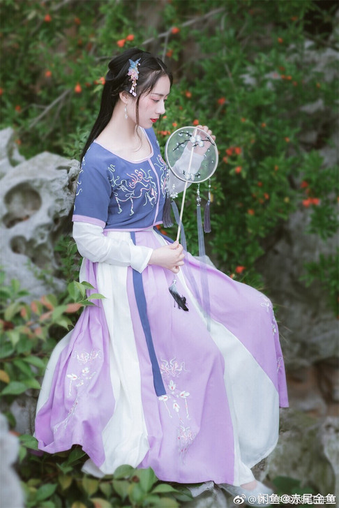 汉服 坦领 素羽华裳 荏苒