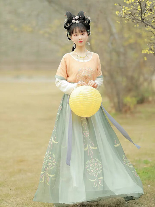 #窈窕女装#素羽华裳原创  芷兮坦领三件套...