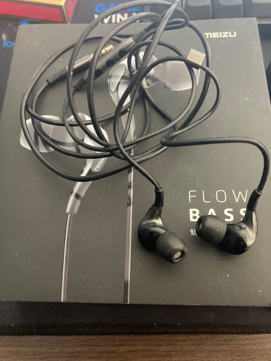 魅族flowbass耳机