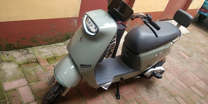 爱玛电动车，刚买1周，换了新车，原价380...