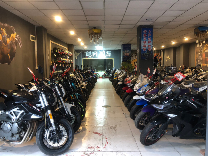 重庆皓月机车，专业销售各类二手摩托车，跑车...