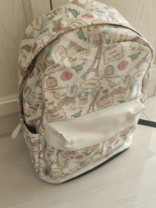 韩版大容量帆布书包双肩包防水材质，质感不错...