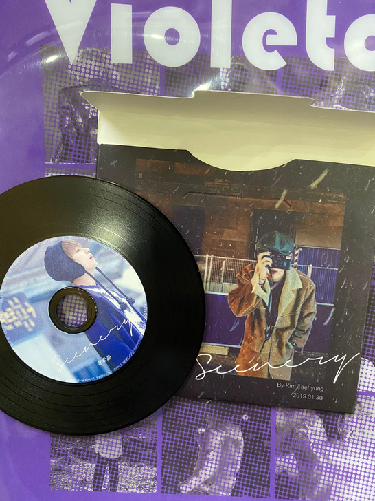 金泰亨 田柾国小黑胶 本来是跟吧买时的特典...