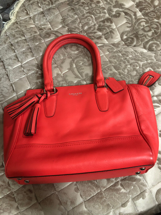 coach包，美国带回的，9成新。没有任何...