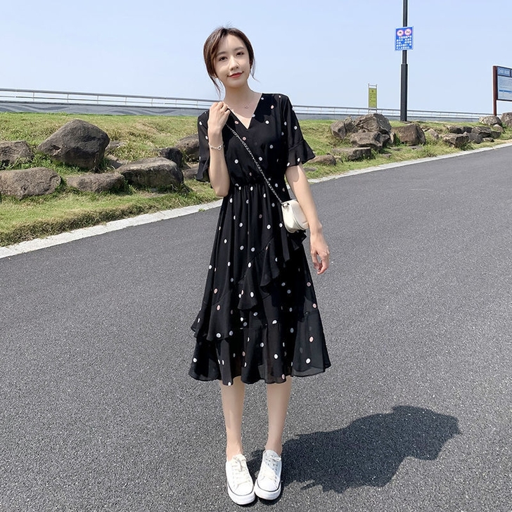 小个子黑色波点雪纺连衣裙女夏2021新款修...