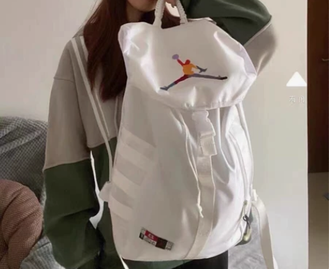 AJ彩色乔丹飞人刺绣大容量休闲运动篮球双肩...