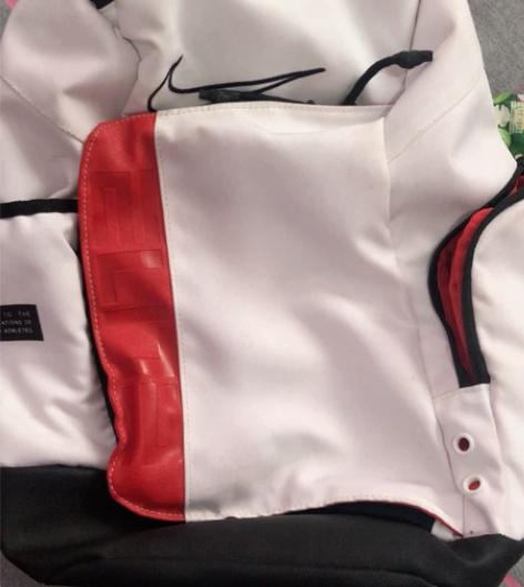 大容量篮球双肩包,书包太大了用不到。闲置出...