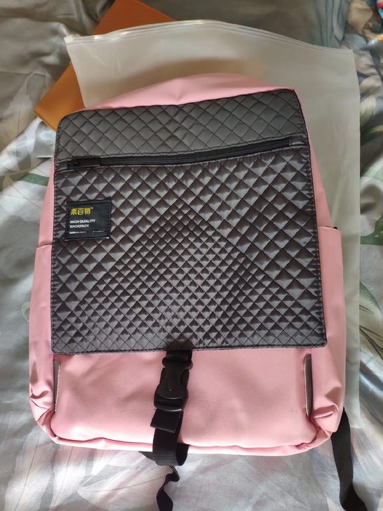 新书包,公司抽奖发的,家里包太多了,用不到...