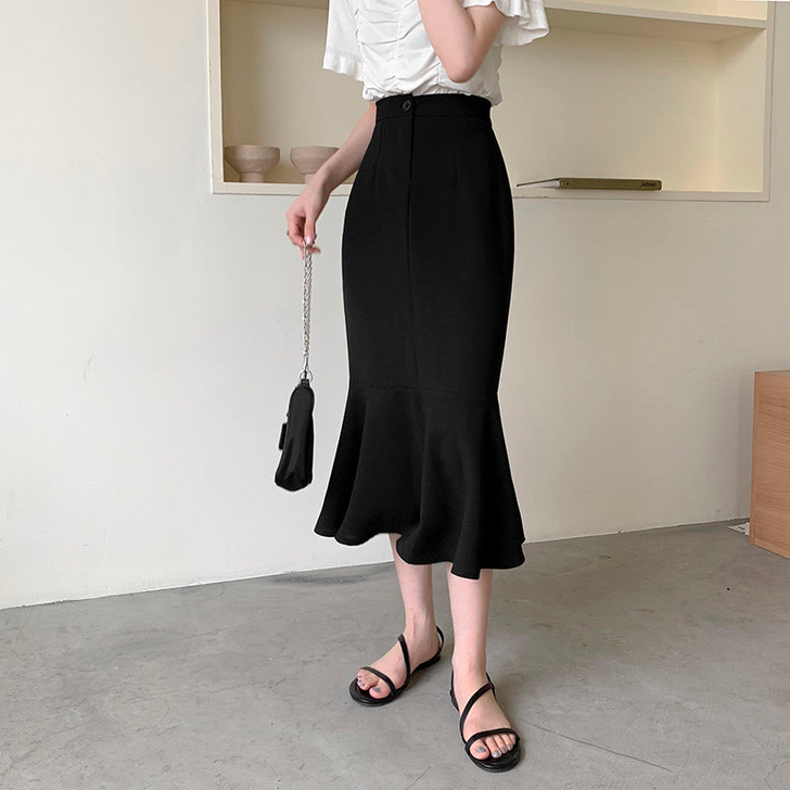 包臀半身鱼尾裙 不适合本人的风格。全新