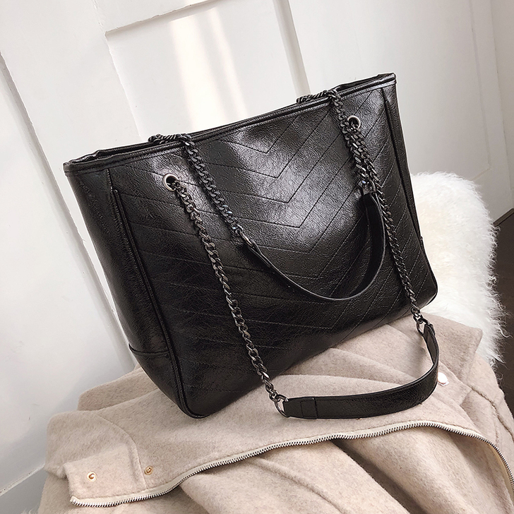 港风简约女士单肩大包包V字菱格链条大容量通...