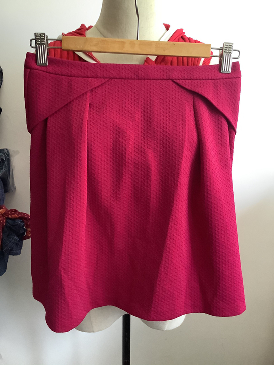 Promod立体织纹亮酒红色拉链A型中裙小...