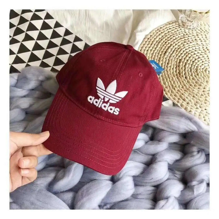 潮牌实体店入手的 吊牌无了 帽子很新 几乎...