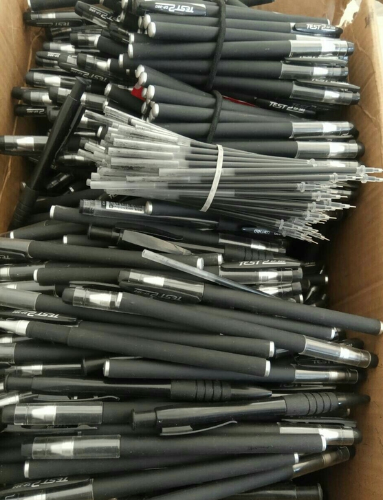 全新大量组装圆珠笔