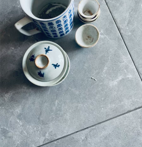 老房子里找出一堆青花茶杯，酒杯，盖碗，标价...