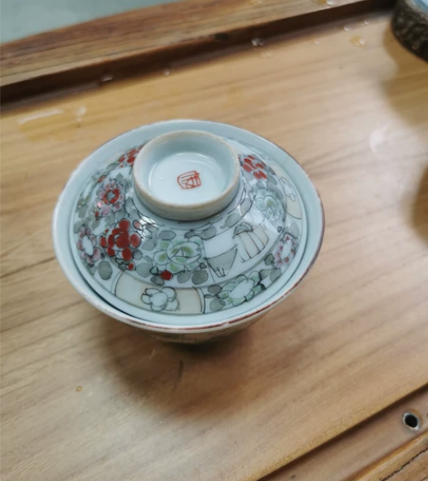 日本纯手绘老瓷老盖碗 感兴趣的话点“我想要...