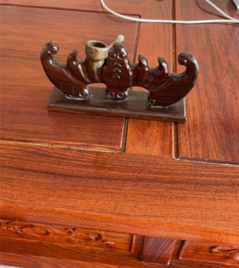 红木笔架一个，东西完整漂亮，文房器喜欢的直...