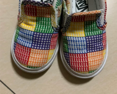 vans童鞋，尺码13，感觉内长有15左右...