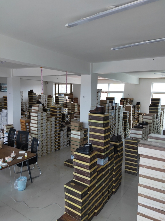 骆驼男鞋商务休闲鞋户外运动鞋真皮男鞋，批发...