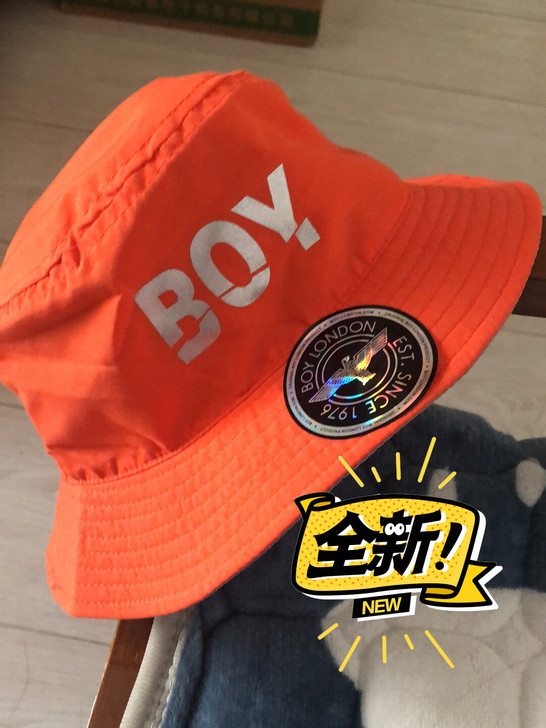 全新渔夫帽。帽围：59Cm。吊牌在。保正品...