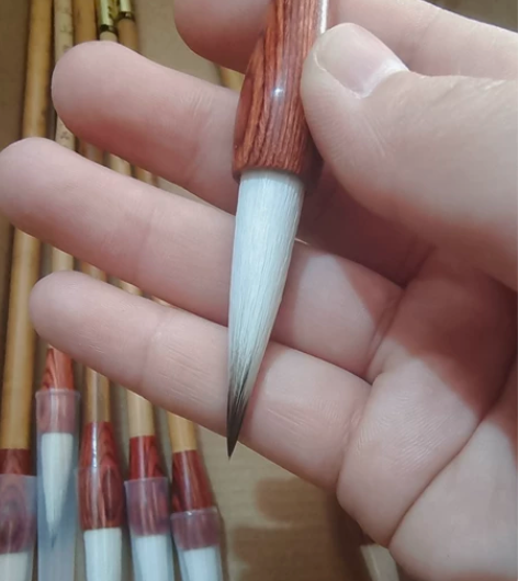 江山多娇小号，很好的一款黑尖毛笔，杆子是天...