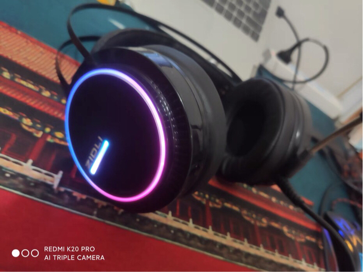 磁动力ZH11专业电竞游戏吃鸡耳机带外置线...